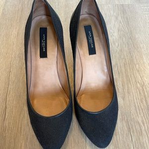 Ann Taylor classic canvas pumps, Size 6